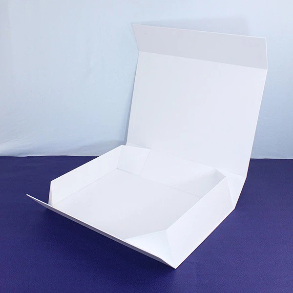 White Magnetic Closure Gift Box