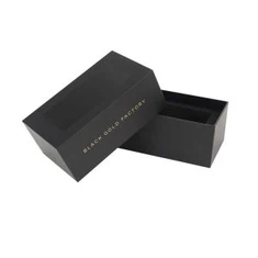 Black gift box a khuhna a awm bawk.